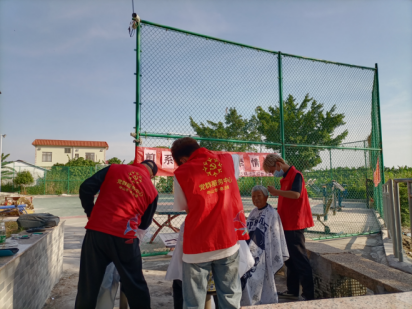 阜沙鎮(zhèn)禁毒信息〔2021〕第84期--【阜沙禁毒】開(kāi)展禁毒宣傳公益活動(dòng) 社戒人員參與愛(ài)心義剪（202